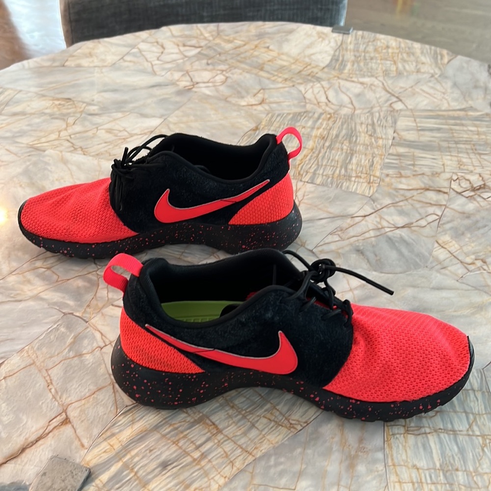 Nike Roshe - Custom - Womens - Size 8 - image 4